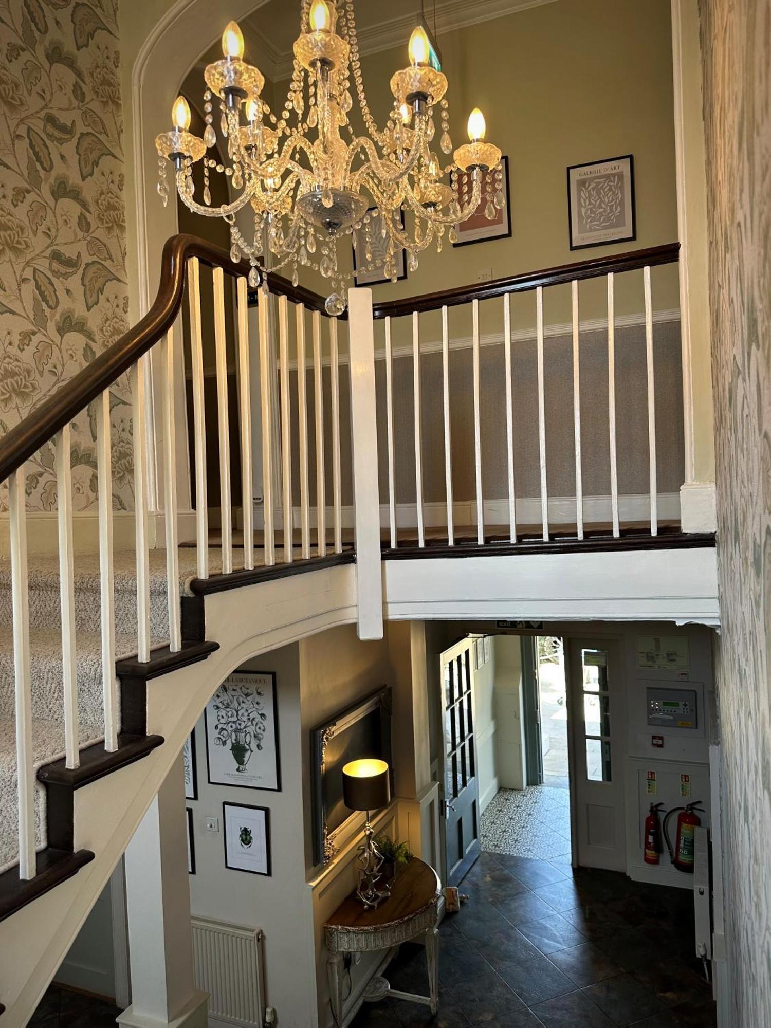Hotel Slepe Hall 3*