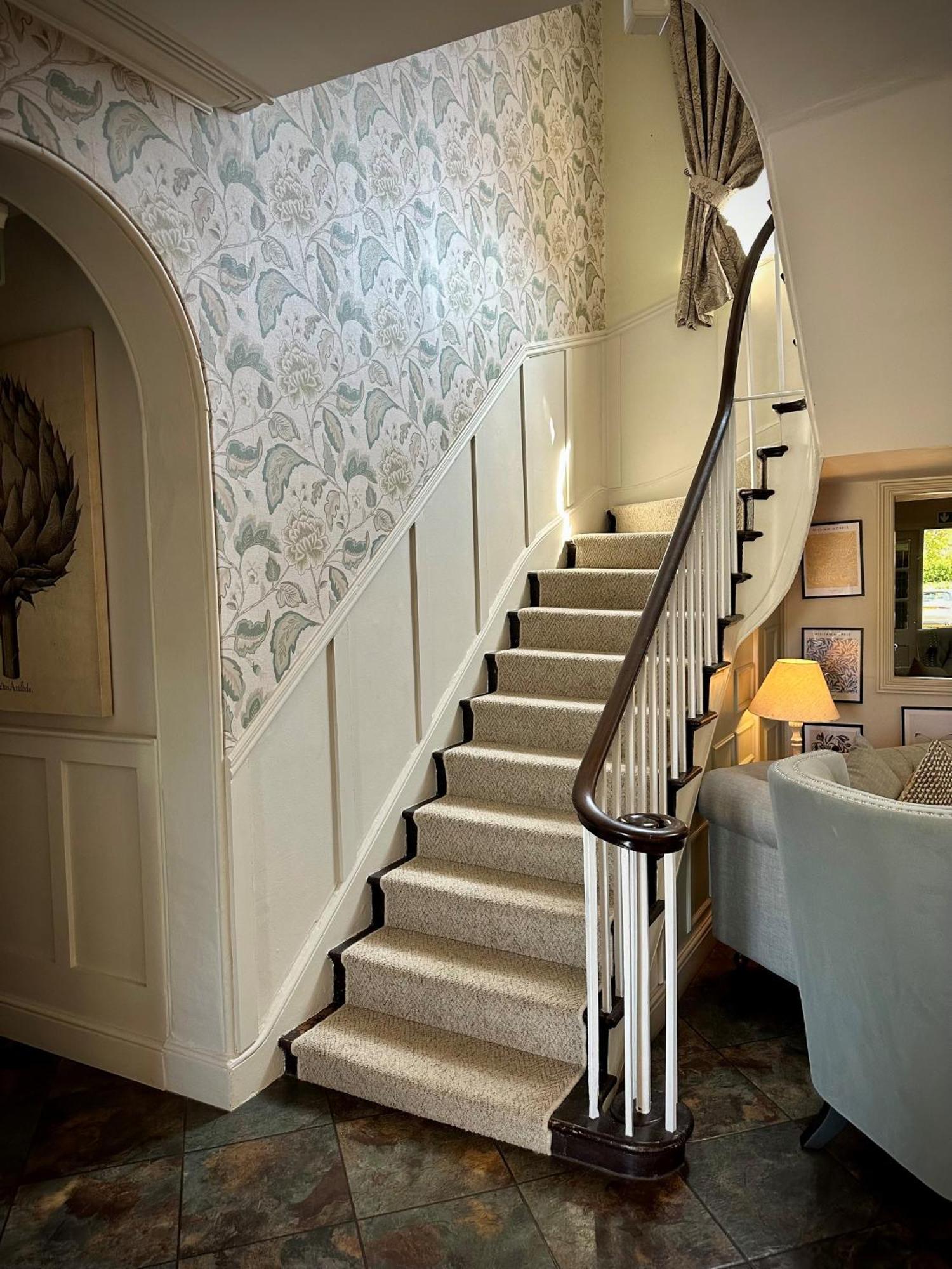 Hotel Slepe Hall 3*