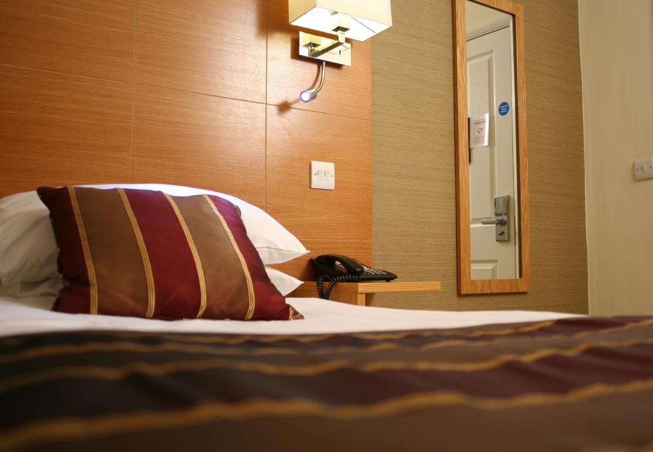 Slepe Hall 3*